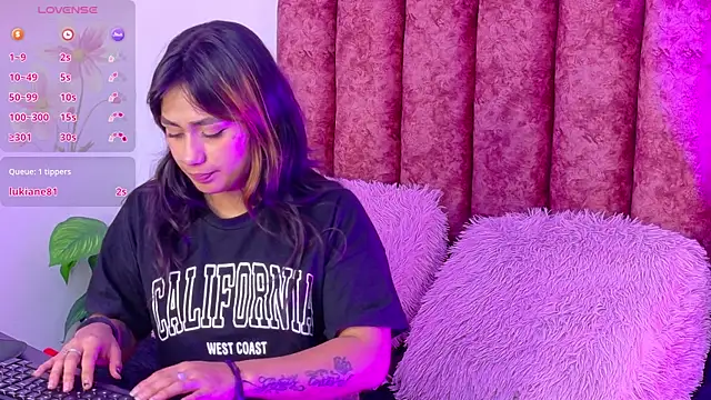 Conejita 420 online show from November 2025 08:45:01 PM