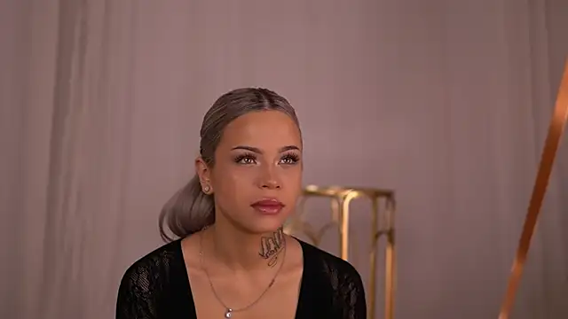 NickyBenz online show from September 2025 05:40:02 PM