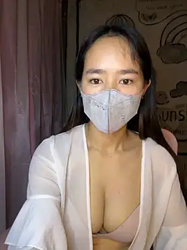 TiNa 04 online show from October 2025 11:13:02 PM