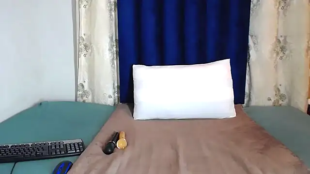 Pinkdollyg online show from September 2025 08:32:02 PM