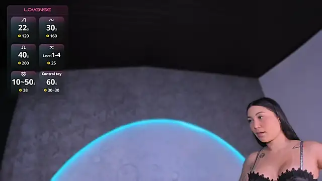 Snapshot of ReinaChloe chatting on March 2026 04:13:01 PM ReinaChloe online show from March 2026 04:13:01 PM