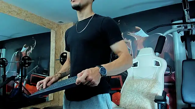 Snapshot of AlessandroKiing chatting on April 2026 08:06:02 PM AlessandroKiing online show from April 2026 08:06:02 PM