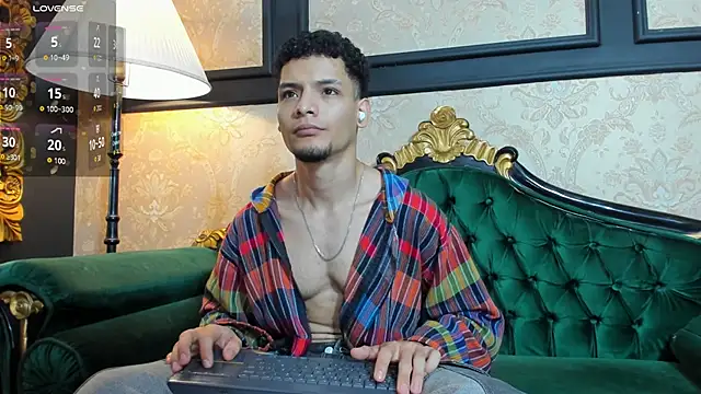 Snapshot of AlessandroKiing chatting on April 2026 08:31:01 PM AlessandroKiing online show from April 2026 08:31:01 PM