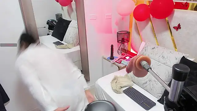 Luna Naughty1 online show from February 2026 07:32:02 PM