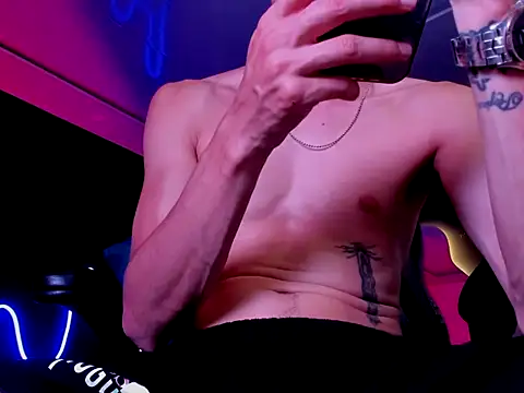 Damartinez27 online show from October 2025 06:25:02 AM