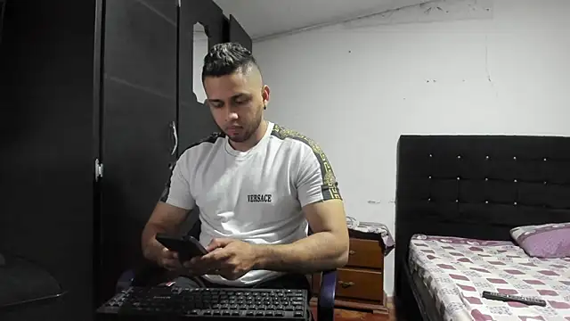 Snapshot of Ryan_xc1 chatting on February 2026 02:12:02 AM Ryan xc1 online show from February 2026 02:12:02 AM