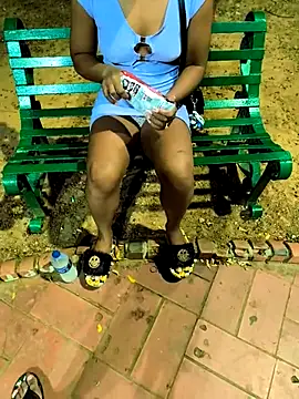 Snapshot of Mia-sensual chatting on September 2025 04:14:02 AM Mia-sensual online show from September 2025 04:14:02 AM