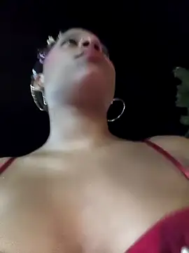 Snapshot of Mia-sensual chatting on September 2025 01:53:02 AM Mia-sensual online show from September 2025 01:53:02 AM