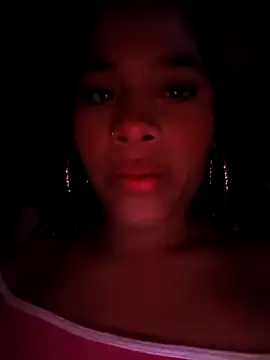 Snapshot of Mia-sensual chatting on September 2025 04:51:02 AM Mia-sensual online show from September 2025 04:51:02 AM