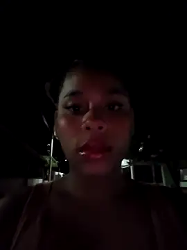 Snapshot of Mia-sensual chatting on October 2025 04:09:02 AM Mia-sensual online show from October 2025 04:09:02 AM