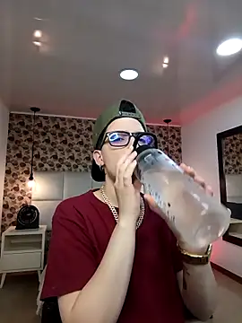 SpencerMontgomery online show from September 2025 07:25:01 PM