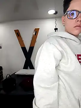 SpencerMontgomery online show from November 2025 04:40:02 PM