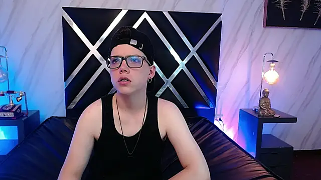 SpencerMontgomery online show from December 2025 07:55:01 PM