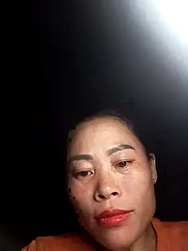 CoMay003 online show from October 2025 03:01:01 PM