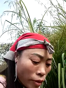 CoMay003 online show from December 2025 05:35:01 AM