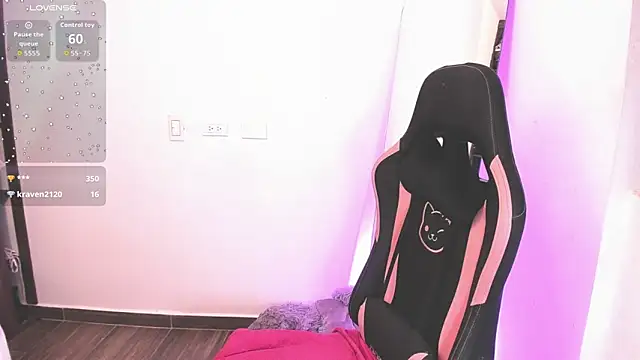 samiacooper25 online show from September 2025 11:48:02 PM