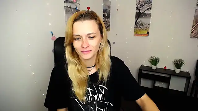 PeppyMia online show from October 2025 07:12:02 AM