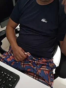 Carloskasado online show from November 2025 11:21:01 AM