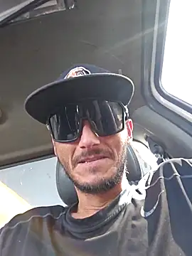 Romance32 online show from October 2025 06:38:02 PM