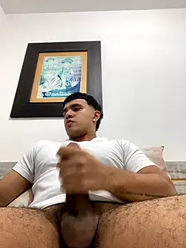 Snapshot of TysonAn chatting on October 2025 04:10:02 AM TysonAn online show from October 2025 04:10:02 AM