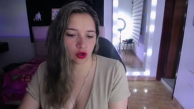 Agatha bellucci  online show from January 2026 01:50:01 PM