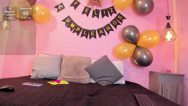 Snapshot of MayteLiu_ chatting on September 2025 12:53:01 PM MayteLiu online show from September 2025 12:53:01 PM