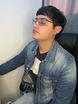 Snapshot of yesitwink_ chatting on April 2026 03:34:01 PM yesitwink online show from April 2026 03:34:01 PM