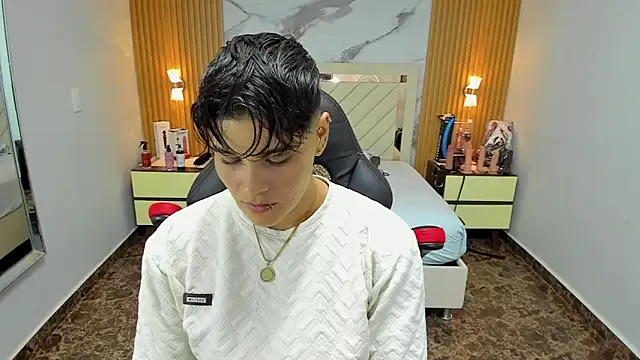 KAROLLJONES1 online show from October 2025 07:56:02 PM