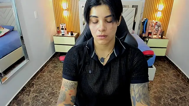 KAROLLJONES1 online show from December 2025 07:40:02 PM