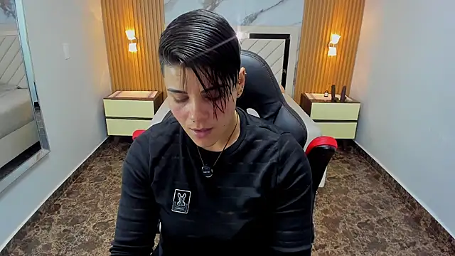 KAROLLJONES1 online show from March 2026 07:42:01 PM