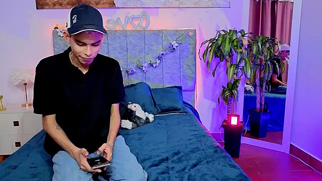 Room 69x online show from February 2026 04:41:01 PM