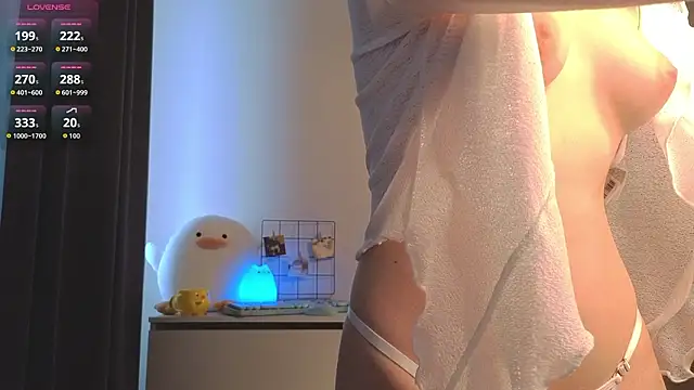 roxydolll online show from March 2026 02:00:02 AM