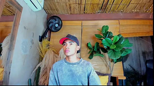 AlanCutee online show from November 2025 11:31:01 AM