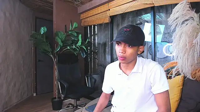 AlanCutee online show from November 2025 11:54:01 AM