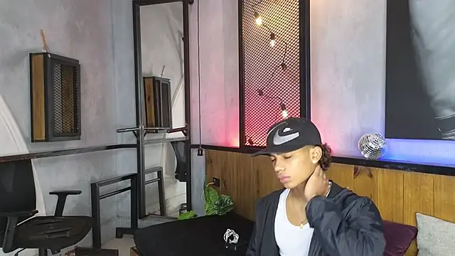 AlanCutee online show from March 2026 11:47:02 AM