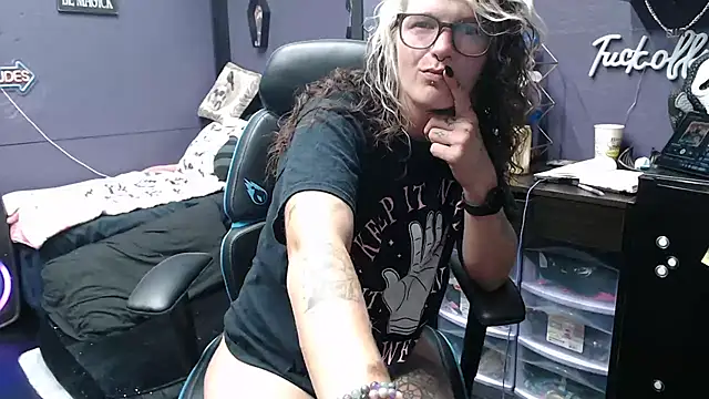 oddywithabody online show from October 2025 06:13:02 AM