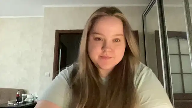 Snapshot of Alice898 chatting on July 2026 03:05:01 PM Alice898 online show from July 2026 03:05:01 PM