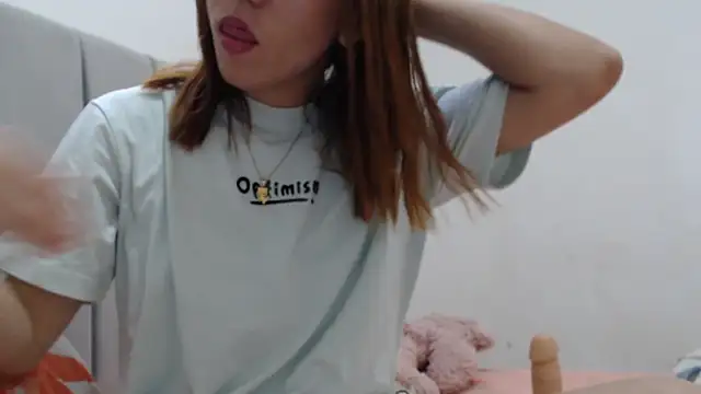 Dolly Peach  online show from February 2026 05:52:01 PM