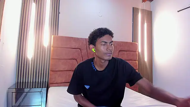 FYKMOR 1 online show from September 2025 03:52:02 AM