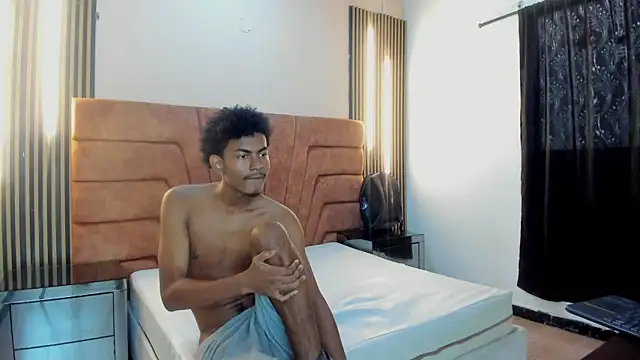 FYKMOR 1 online show from December 2025 07:42:02 PM