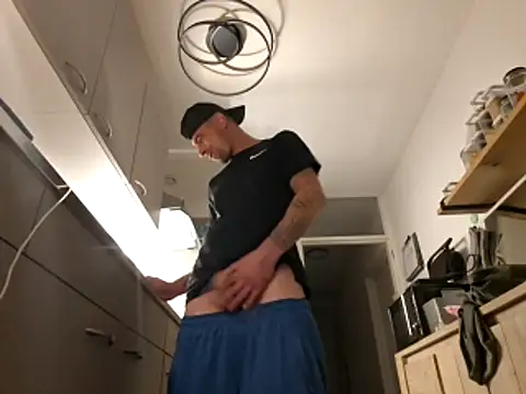 kompiee online show from November 2025 12:43:01 AM