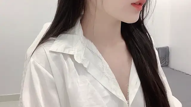 Snapshot of ___Lily___ chatting on April 2026 04:26:01 PM Lily online show from April 2026 04:26:01 PM