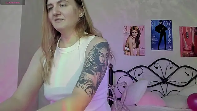 Snapshot of Ruby_Al1en chatting on February 2026 01:21:02 AM Ruby Al1en online show from February 2026 01:21:02 AM