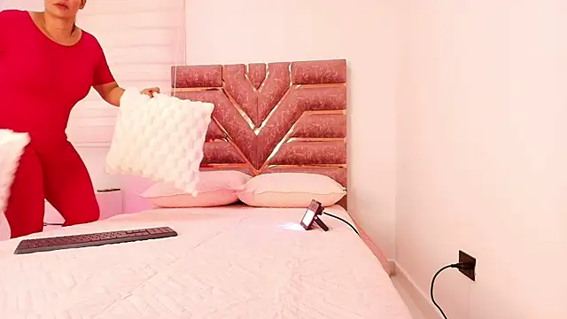 emma madi online show from October 2025 11:58:01 AM