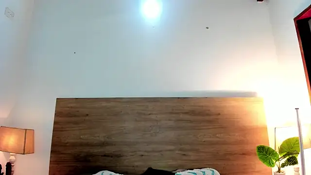 BellaNixs online show from March 2026 11:27:02 AM