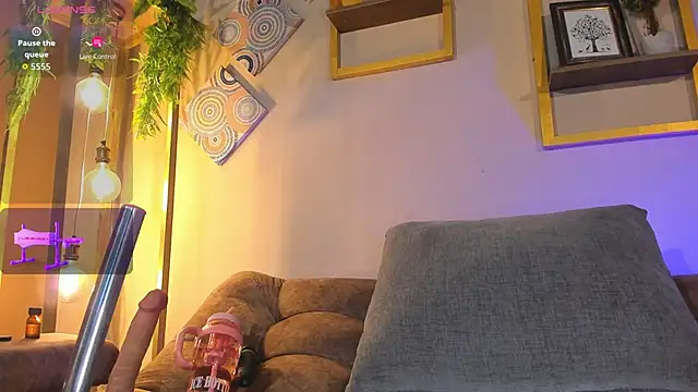 RACHELRUIZ online show from October 2025 05:35:02 PM