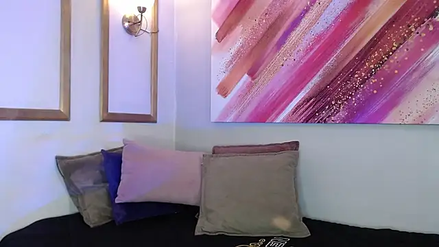 Lucigh  online show from October 2025 07:25:02 PM