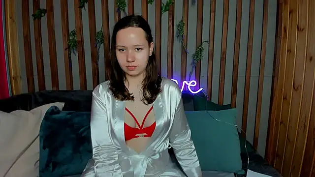 Snapshot of Laura_Ellinss chatting on September 2025 07:54:01 AM Laura Ellinss online show from September 2025 07:54:01 AM