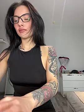 kaonasssiii online show from November 2025 01:32:02 PM