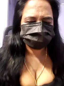 mallu-lover online show from November 2025 11:07:02 PM